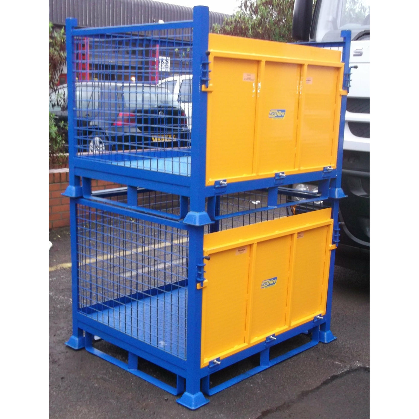 Stackable Stillage with Loading Ramp | Blue Trolley — Bluetrolley.com